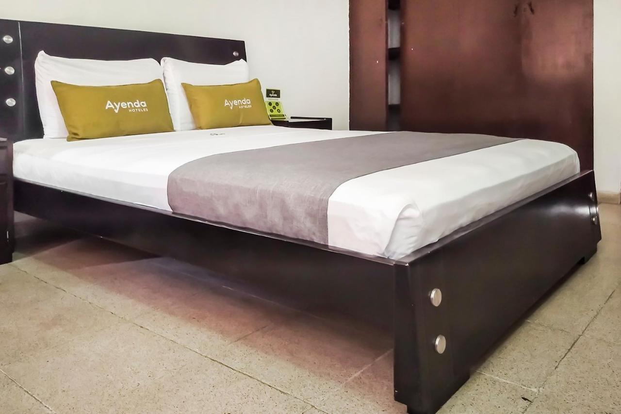 Ayenda 1622 Charmin Hotel ซันตามาร์ตา ภายนอก รูปภาพ