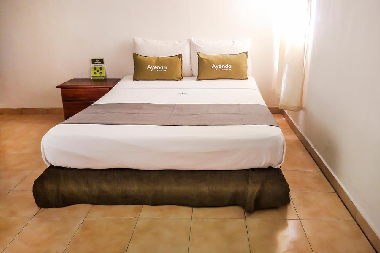 Ayenda 1622 Charmin Hotel ซันตามาร์ตา ภายนอก รูปภาพ